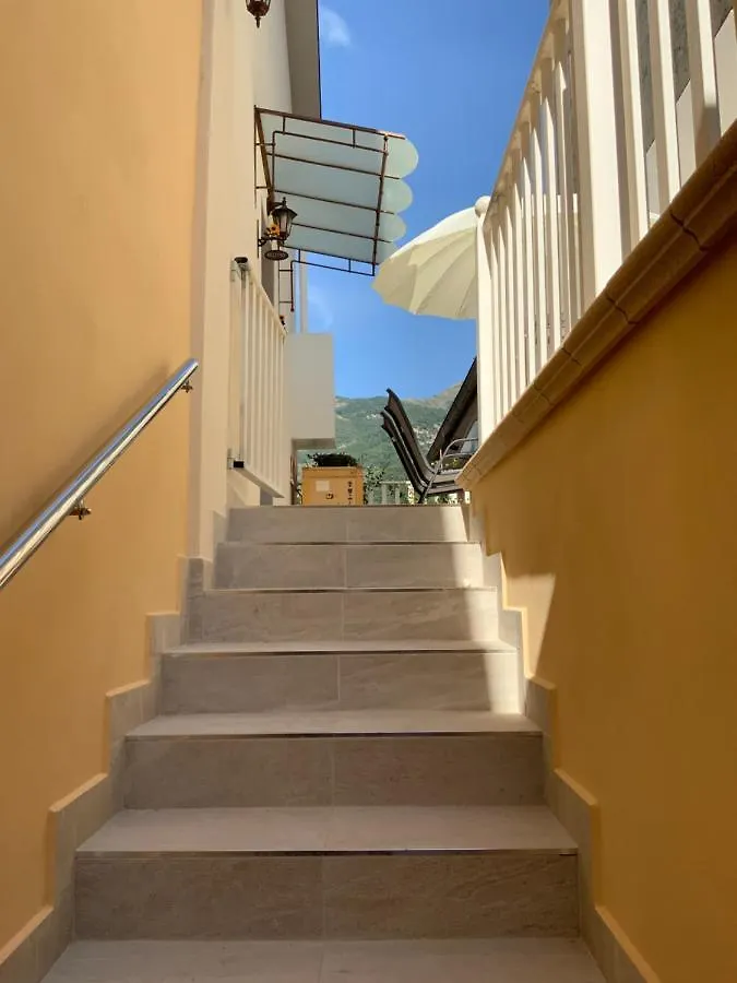 Casa La Wanda - Camaiore Toscana - 2 Bedroom & Terrace Apartment