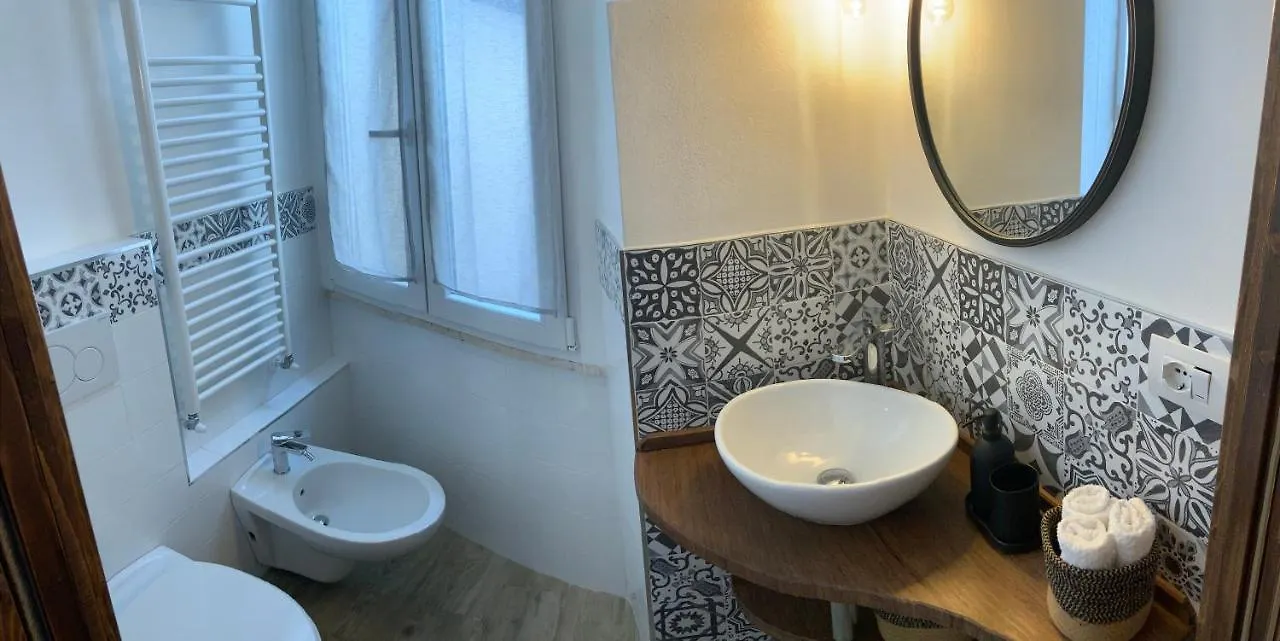 Apartment Casa La Wanda - Camaiore Toscana - 2 Bedroom & Terrace Italy